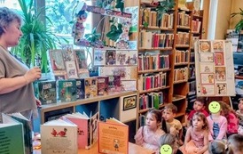 "Książki, kt&oacute;re uczą dobrych manier" - lekcja biblioteczna w Filii nr 1 30