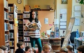 "Jak korzystać z biblioteki i dbać o książki" - lekcja biblioteczna w Filii nr 1 13