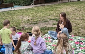 Z książką najlepiej na trawie! &ndash; zajęcia z Filią nr 4 i Early Stage 4