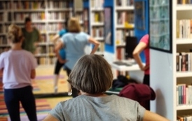 Literacka joga na tarasie Biblioteki Gł&oacute;wnej | sierpień w Książnicy Pruszkowskiej!- Oddział dla dorosłych (Kraszewskiego 13) 2