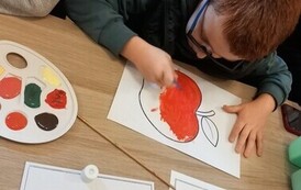 "Zaczarowany świat jabłka" - warsztaty edukacyjno-artystyczne dla dzieci w Filii nr 1 13
