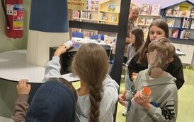 Cyfry i liczby &ndash; odkrywamy świat matematyki z Lokomotywą! relacja z warsztat&oacute;w Projektu Biblioteka- Portal Odkrywc&oacute;w. &bdquo;Biblioteka &ndash; Portal Odkrywc&oacute;w. Poznajemy świat przez doświadczenie&rdquo; 6