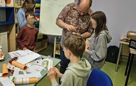 Cyfry i liczby &ndash; odkrywamy świat matematyki z Lokomotywą! relacja z warsztat&oacute;w Projektu Biblioteka- Portal Odkrywc&oacute;w. &bdquo;Biblioteka &ndash; Portal Odkrywc&oacute;w. Poznajemy świat przez doświadczenie&rdquo; 19