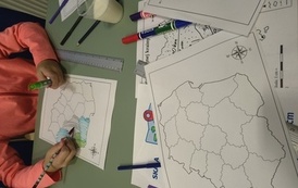 &bdquo;Skala i mapa &ndash; matematyczna podr&oacute;ż z Hobbitem&rdquo; relacja z warsztat&oacute;w Projektu Biblioteka- Portal Odkrywc&oacute;w. &bdquo;Biblioteka &ndash; Portal Odkrywc&oacute;w. Poznajemy świat przez doświadczenie&rdquo; 4