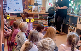 "Książki, kt&oacute;re bawią" - lekcja biblioteczna w Filii nr 1 13