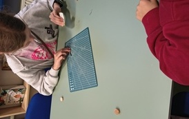 Magnes i pole magnetyczne &ndash; naukowa przygoda z Nelą na kole podbiegunowym! 25