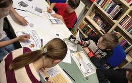 "Odciski palc&oacute;w i kryminalistyka" &ndash; detektywistyczna przygoda z Detektywem Pozytywką!  relacja z warsztat&oacute;w Projektu Biblioteka- Portal Odkrywc&oacute;w. &bdquo;Biblioteka &ndash; Portal Odkrywc&oacute;w. Poznajemy świat przez 5