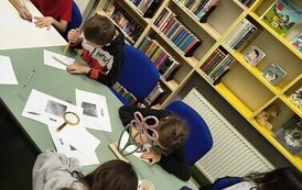 "Odciski palc&oacute;w i kryminalistyka" &ndash; detektywistyczna przygoda z Detektywem Pozytywką!  relacja z warsztat&oacute;w Projektu Biblioteka- Portal Odkrywc&oacute;w. &bdquo;Biblioteka &ndash; Portal Odkrywc&oacute;w. Poznajemy świat przez 14