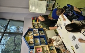 "Odciski palc&oacute;w i kryminalistyka" &ndash; detektywistyczna przygoda z Detektywem Pozytywką!  relacja z warsztat&oacute;w Projektu Biblioteka- Portal Odkrywc&oacute;w. &bdquo;Biblioteka &ndash; Portal Odkrywc&oacute;w. Poznajemy świat przez 17