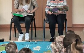 "Czy już wiesz, gdzie śpi jeż?" - wizyta Filii nr 4 w Żłobku Miejskim nr 2 w Pruszkowie! 1