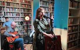 KONCERT &ldquo;CISZA, DŹWIĘKI I INNE PIOSENKI&rdquo; - SYLWIA BIERNAT w Oddziale dla Dorosłych i Młodzieży (Biblioteka Gł&oacute;wna)  19