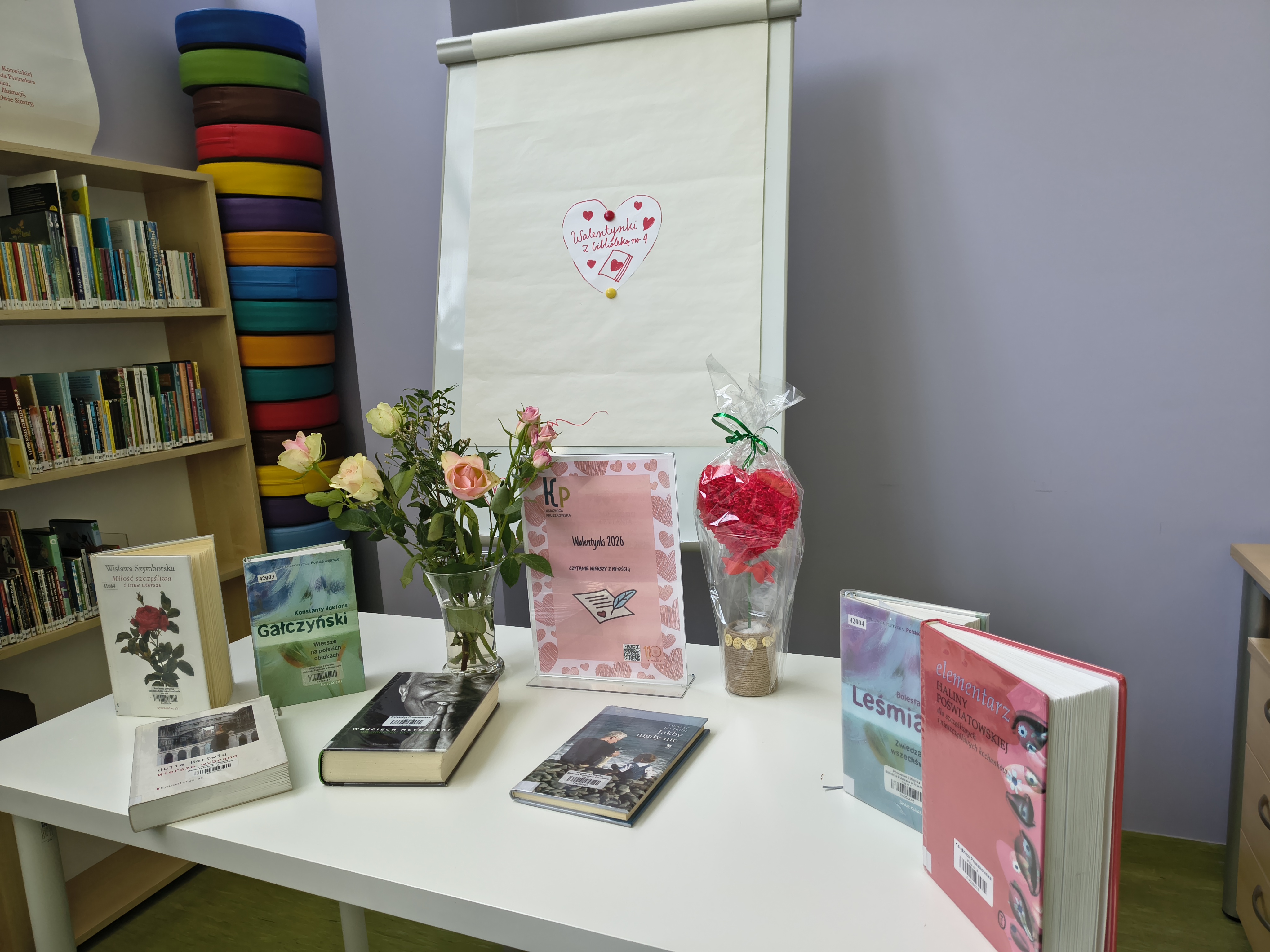 Walentynkowe czytanie poezji w&nbsp;Bibliotece Senior&oacute;w