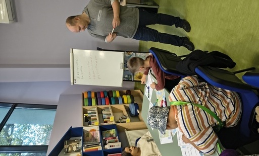 Zdjęcie do &bdquo;Skala i mapa &ndash; matematyczna podr&oacute;ż z Hobbitem&rdquo; relacja z warsztat&oacute;w Projektu Biblioteka- Portal Odkrywc&oacute;w. &bdquo;Biblioteka &ndash; Portal Odkrywc&oacute;w. Poznajemy świat przez doświadczenie&rdquo;