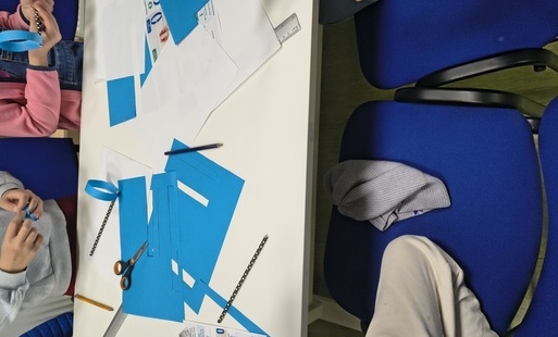Zdjęcie do &nbsp;Aerodynamika &ndash; dlaczego to lata? Kosmiczna przygoda z Pilotem Pirxem!&nbsp;Relacja z warsztat&oacute;w Projektu Biblioteka - Portal Odkrywc&oacute;w. &bdquo;Biblioteka &ndash; Portal Odkrywc&oacute;w. Poznajemy świat przez doświadczenie&rdquo;