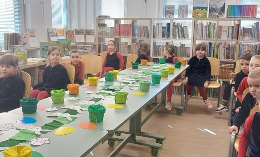 Zdjęcie do Wiosennie i świątecznie w Filii nr 7