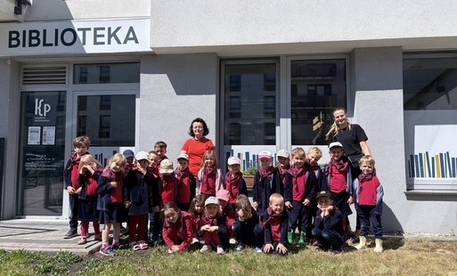 Zdjęcie do Wizyta dzieci z przedszkola Promienie w Filii nr 6