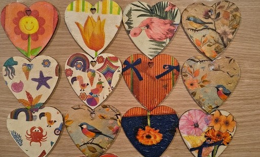 Magia wzorów i wyobraźni – relacja z warsztatów decoupage w Filii nr 3