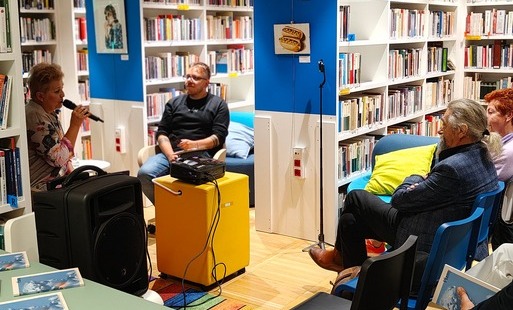 Zdjęcie do Spotkanie autorskie z Katarzyną Wyszomierską w Bibliotece Głownej - Oddziale dla Młodzieży i Dorosłych