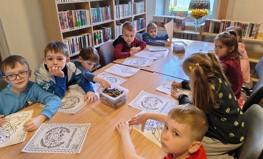 Z wizytą u Królowej: Relacja z lekcji bibliotecznej w Filii nr 3