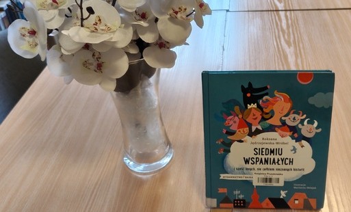 Królewskie spotkanie z literaturą: wizyta przedszkolaków w Filii nr 3