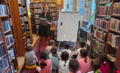 Lekcja biblioteczna w Filii nr 1 dotycząca twórczości Jana Brzechwy.