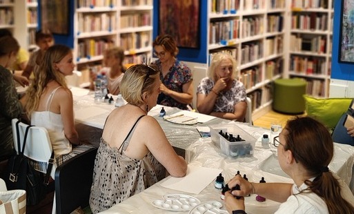 Zdjęcie do Warsztaty technik wodnych z Ewą Gronostajską w Bibliotece Gł&oacute;wnej - część III